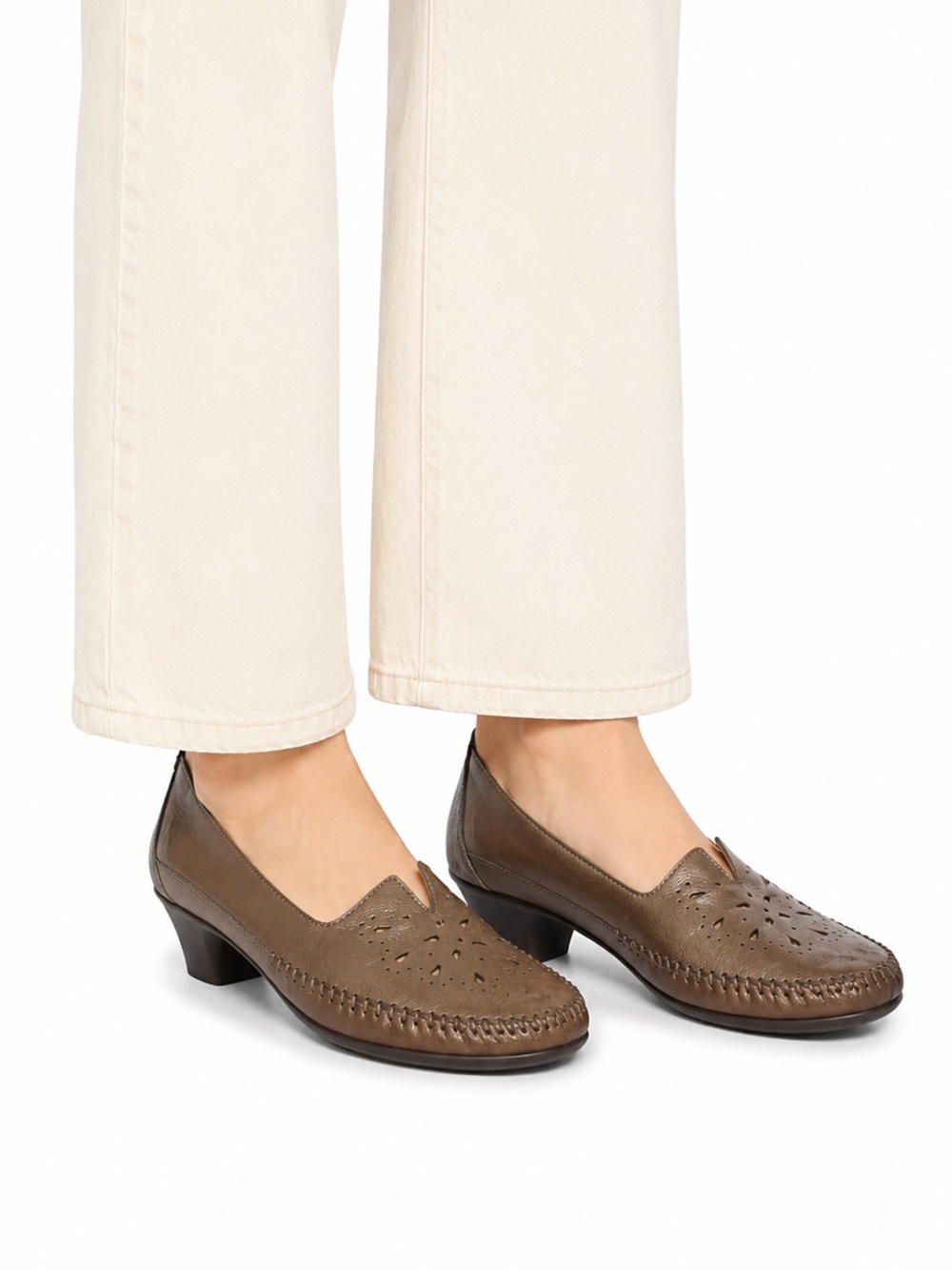 Size 8.5M SAS Relaxed Women’s Brown Leather Comfort Loafers Made in USA